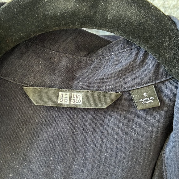 Uniqlo Navy Collared Sleeveless Top - Picture 3 of 3